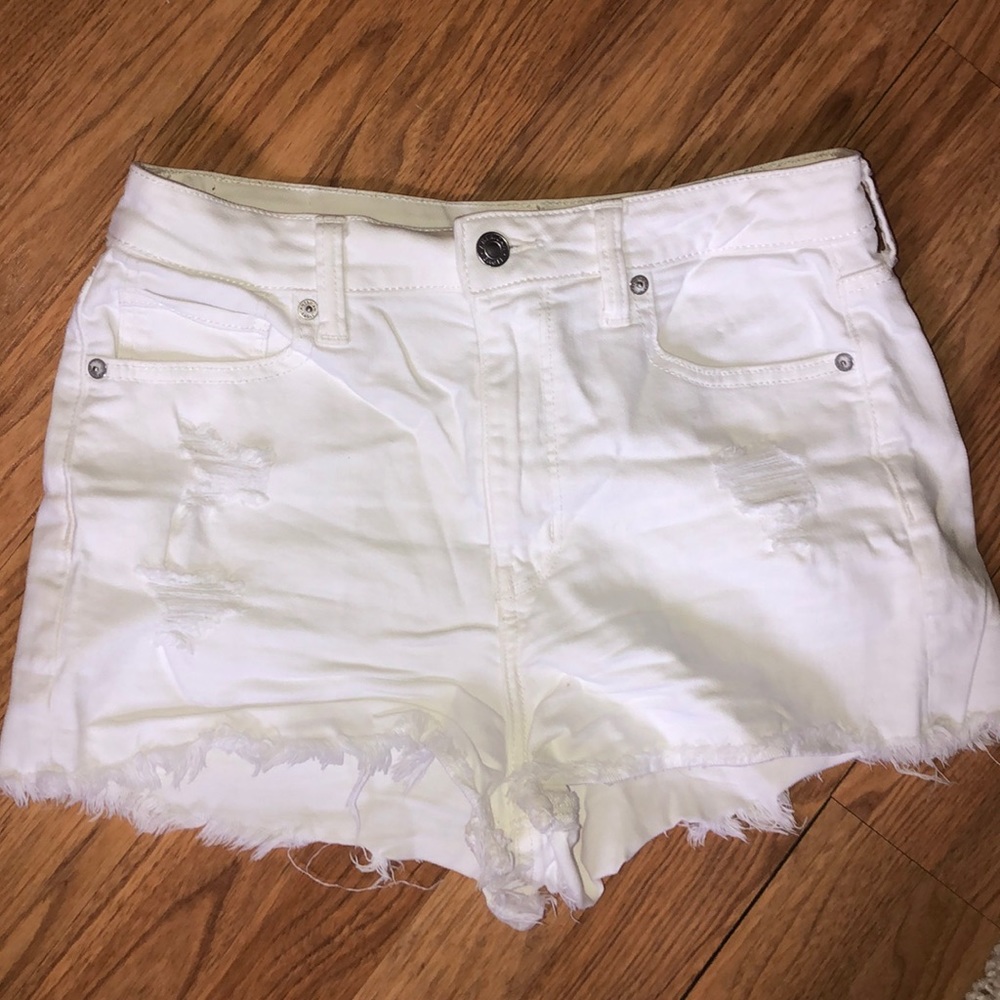 Women’s white denim shorts